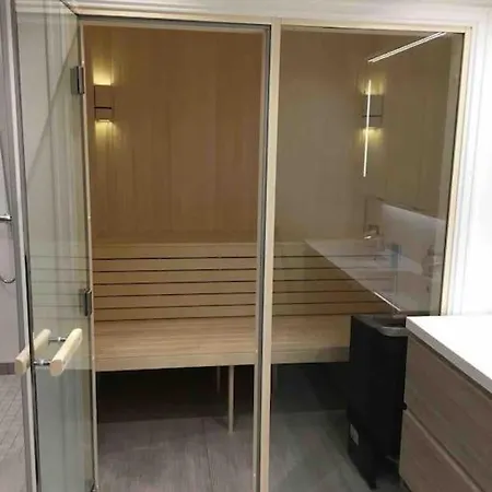 Med God Standard * Stranda (More og Romsdal)